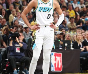 开云官方在线登录 - 德布劳内赛事官方发布战术调整新规，雄鹿争议不断！